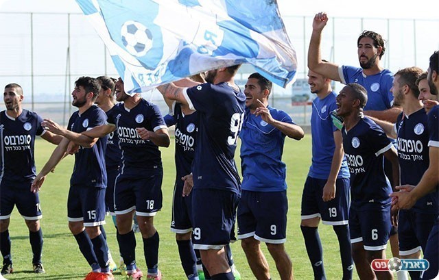 שחקני טבריה בסיום (עודד חסין)